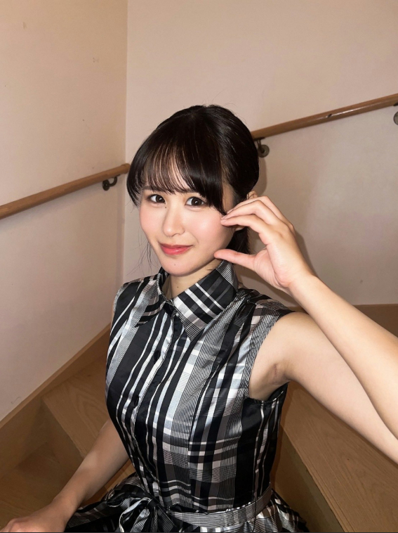 Đang là đầu bếp tại nhà hàng Michelin 3 sao, cô gái xinh đẹp bất ngờ chuyển hướng thành hot girl gợi cảm, gây sốc CĐM- Ảnh 6. Cô gái từng là đầu bếp Michelin lột xác thành hot girl gợi cảm