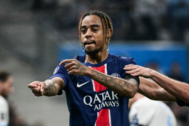 Tin đồn chuyển nhượng sáng 14/6 Arsenal thúc đẩy thương vụ Bradley Barcola trong cuộc đua với Liverpool Barcelona săn tìm hậu vệ trẻ Lucas Herrington