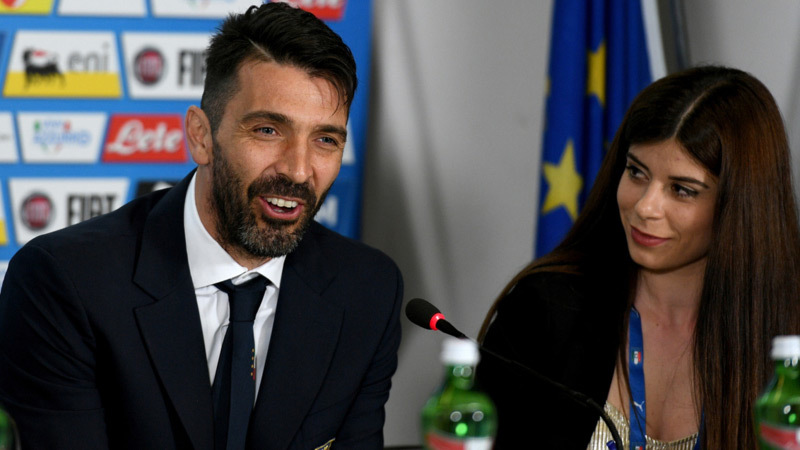 Buffon đang hướng đến trận thứ 1.000 trong sự nghiệp Buffon kỷ niệm trận thứ 1000 sự nghiệp