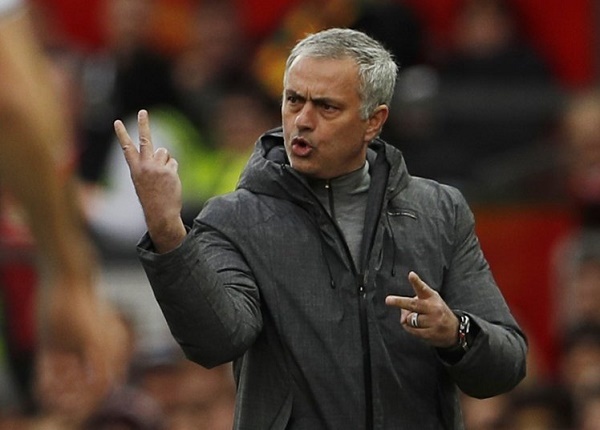 Mourinho mắng quân ăn hại, Conte ký mới Chelsea đến 2022 Mourinho mắng quân ăn hại, Conte ký mới Chelsea đến 2022