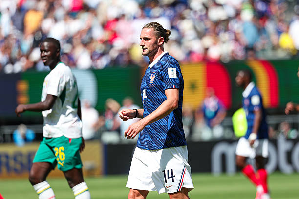 Adrien Rabiot tung đường chuyền dọn cỗ cho Barcola Adrien Rabiot kiến tạo bàn thắng