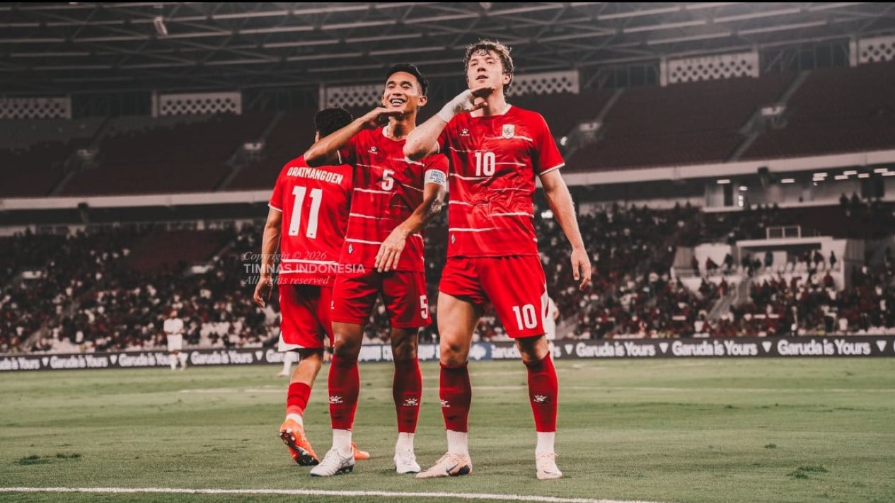 Ole Romeny ghi bàn thắng