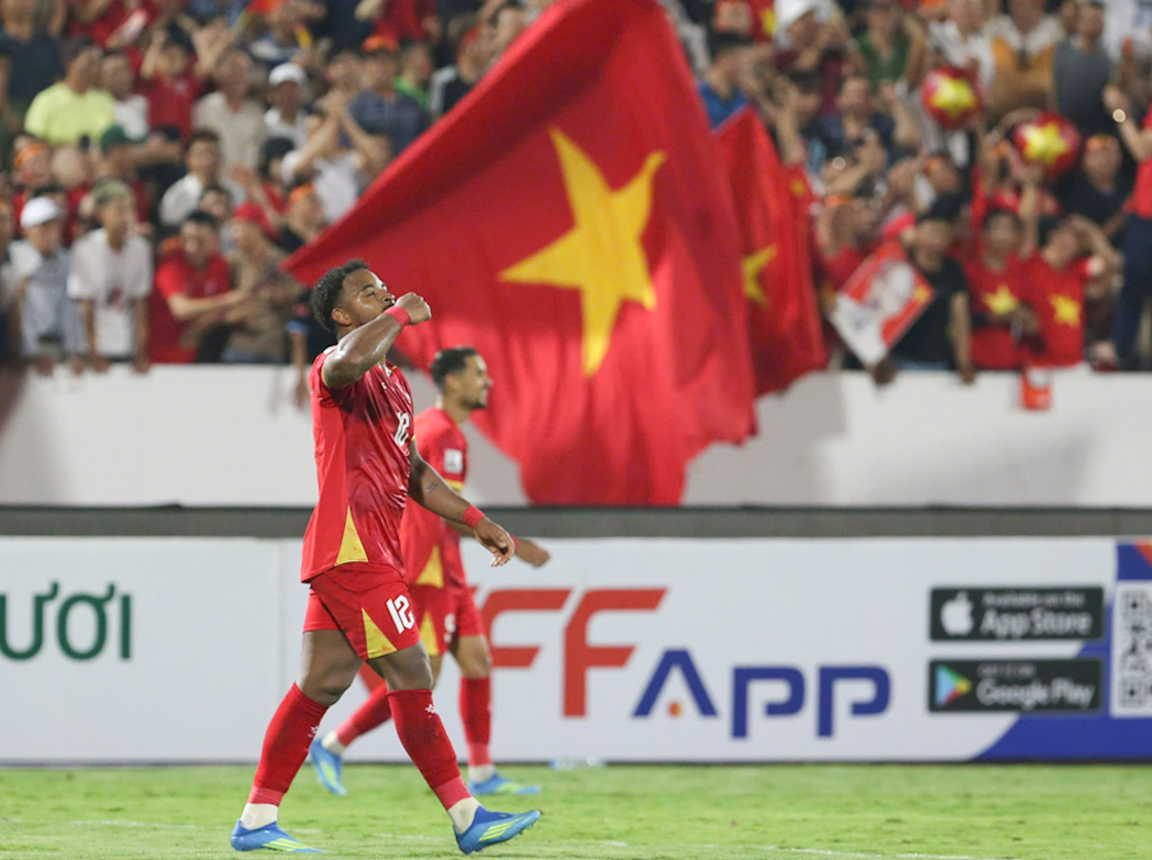 HLV Kim Sang-sik muốn cùng tuyển Việt Nam phá dớp tại AFF Cup 2026 - Ánh 4. HLV Kim Sang-sik muốn cùng tuyển Việt Nam phá dớp tại AFF Cup 2026 - Ánh 4.