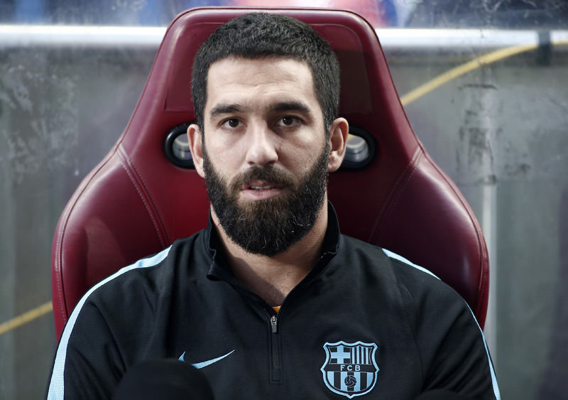 Arsenal muốn mua Arda Turan