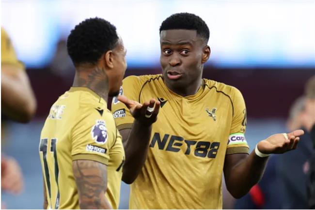 Nguyên nhân bất ngờ khiến thương vụ Marc Guehi chuyển sang Liverpool không thành công phút chót