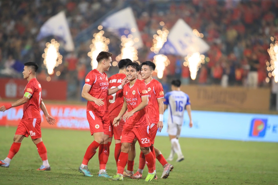 Công An Hà Nội sẽ có chuyến làm khách khó khăn trước Adelaide United. Công An Hà Nội chuẩn bị cho trận đấu với Adelaide United