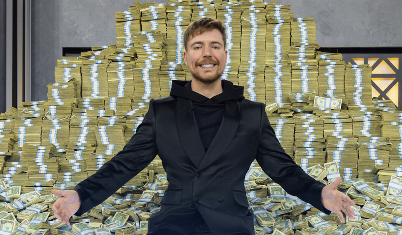 YouTuber giàu nhất thế giới bất ngờ hé lộ sự thật gây sốc, hết tiền phải đi vay khắp nơi, tiền trong tài khoản còn ít hơn lượng subs- Ảnh 1. YouTuber giàu nhất thế giới bất ngờ hé lộ sự thật gây sốc, hết tiền phải đi vay khắp nơi, tiền trong tài khoản còn ít hơn lượng subs- Ảnh 1.