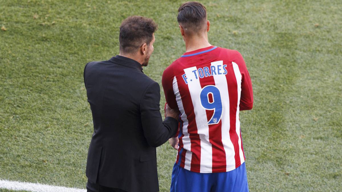 Torres chuẩn bị nhận hợp đồng mới, như món quà sinh nhật muộn Fernando Torres cùng HLV Simeone