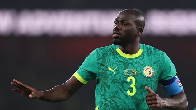 Kalidou Koulibaly cùng đồng đội trên sân