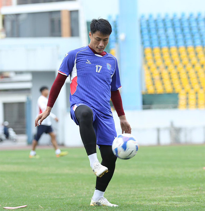 Tiền vệ 34 tuổi sẽ nam tiến để gia nhập Becamex TP.HCM ở V.League Mạc Hồng Quân gia nhập Becamex TP.HCM