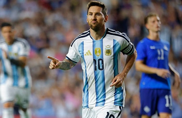 Messi ghi dấu ấn đậm nét trong hiệp hai. Messi biểu tượng bóng đá