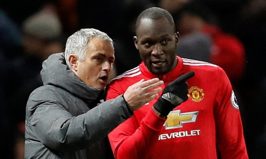 Mourinho thuyết phục Lukaku trở lại Roma với mức lương giảm sâu và hợp đồng cho mượn