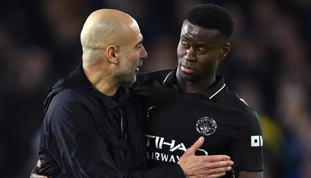 Làm việc với Pep Guardiola đã giúp Marc Guehi phát triển rất nhiều. Làm việc với Pep Guardiola đã giúp Marc Guehi phát triển rất nhiều.