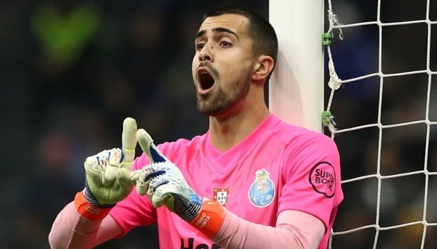 Chelsea theo đuổi Diogo Costa.