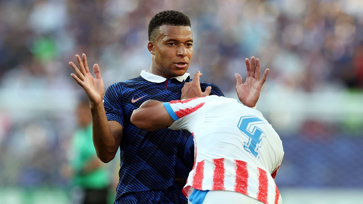 Mbappe đội vương miện quyền lực nhất