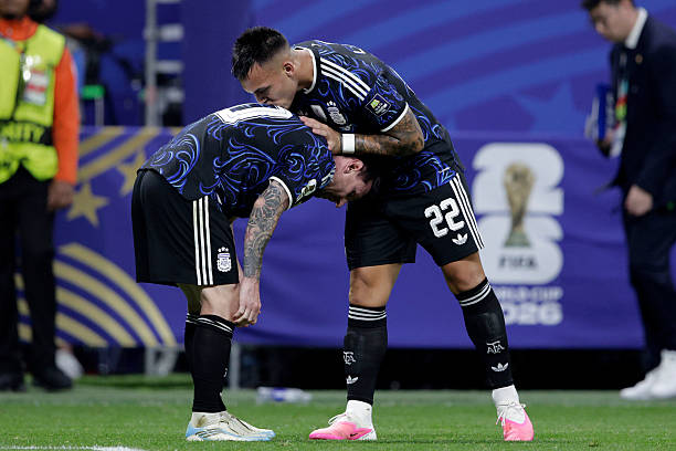 Lionel Messi kiến tạo bàn thắng quyết định Messi kiến tạo giúp Lautaro ghi bàn