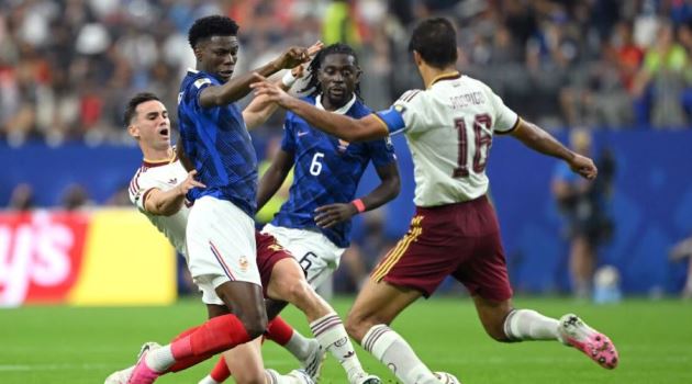 Tchouameni và Kone là 2 mục tiêu của MU Tchouameni và Kone - hai tiền vệ mục tiêu của Man Utd