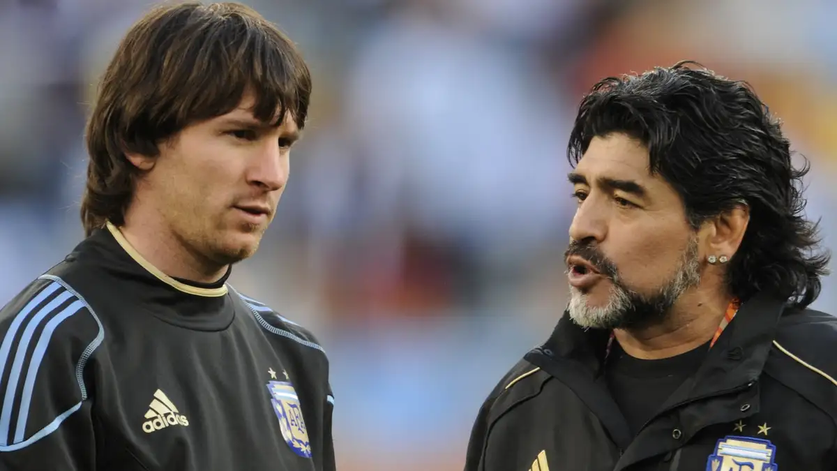 Messi dưới áp lực so sánh với Maradona