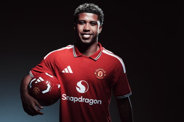 Santos sẽ được chú ý ở trận đấu Andrey Santos trong trang phục Man United