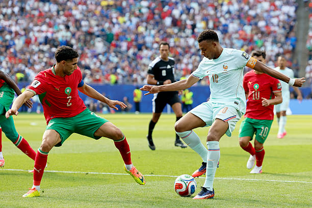 Mbappe chuộc lỗi giúp tuyển Pháp loại Morocco tại World Cup