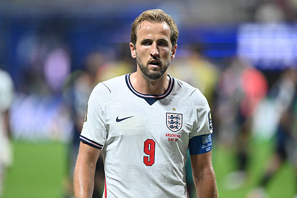 Harry Kane phạm sai sót chiến thuật Kane chuyền hỏng tạo cơ hội phản công