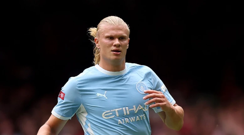 Haaland là điểm tựa hàng công Man City Erling Haaland thi đấu cho Man City