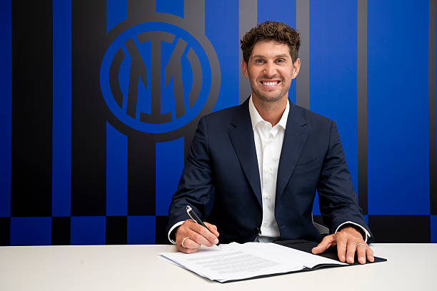 John Stones mang nhiều kỳ vọng khi tới Inter Milan John Stones mang nhiều kỳ vọng khi tới Inter Milan