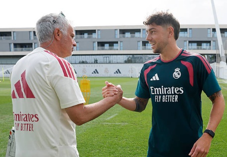 Mourinho rũ bỏ sự vị kỷ tại Real Madrid đưa đội bóng vào kỷ nguyên mới