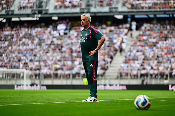 Mourinho cần tạo ra một hệ thống hỗ trợ Bellingham hiệu quả Mourinho cần tạo ra một hệ thống hỗ trợ Bellingham hiệu quả