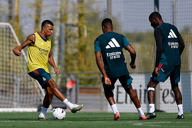 Kylian Mbappe thi đấu nổi bật cho Real Madrid