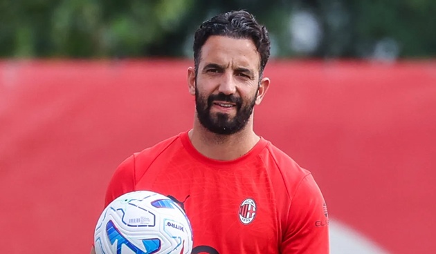 Amorim đang áp dụng những ý tưởng của mình cho AC Milan. Amorim áp dụng chiến thuật cho AC Milan