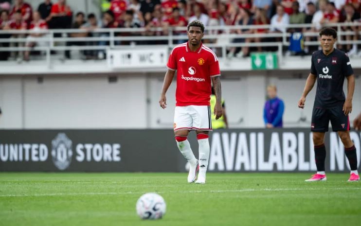 Santos có màn ra mắt MU khá ấn tượng. Santos có màn ra mắt MU khá ấn tượng.