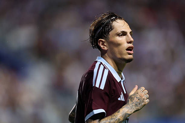 Alejandro Garnacho là tân binh đáng chú ý của Aston Villa Alejandro Garnacho nổi bật trong màu áo Aston Villa