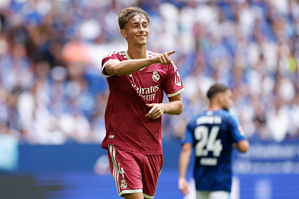 Dean Huijsen và cơ hội vươn mình trở thành trung vệ chủ lực tại Real Madrid