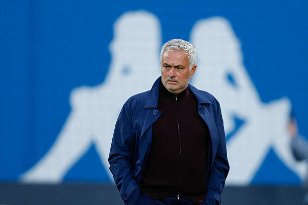 Jose Mourinho có lẽ sẽ không hài lòng nếu Rodri tới Barcelona Jose Mourinho phản ứng trước thương vụ