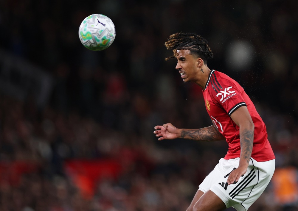 Man Utd Đi Bộ và Bài Toán Cấp Bách Cho Carrick Với Tương Lai Leny Yoro