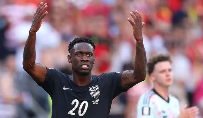 Balogun lỡ hẹn Premier League đầy tiếc nuối tại kỳ chuyển nhượng hè